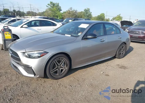 2023 Mercedes-Benz C 300 4Matic z USA, uszkodzony, nr VIN W1KAF4HB1PR103116